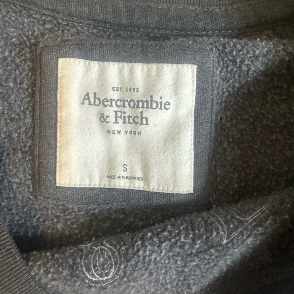 Abercrombie & Fitch Sweatshirt - Picture 2 of 6